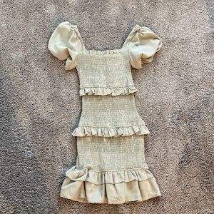 That’s so fetch poof sleeve green dress size 6